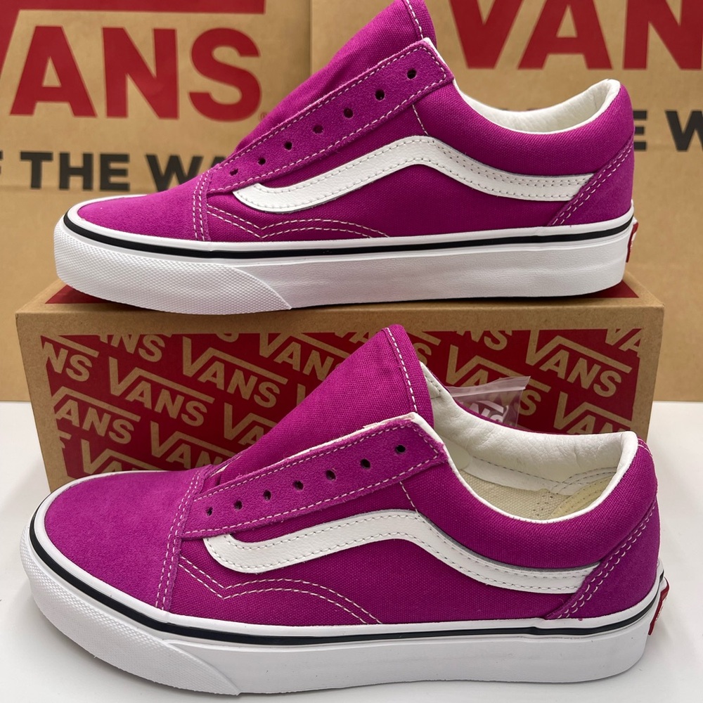 Vans Men’s Old Skool
Fuchsia Red/True White Sneakers 
VN0A5KRF8ZV - Picture 2 of 16